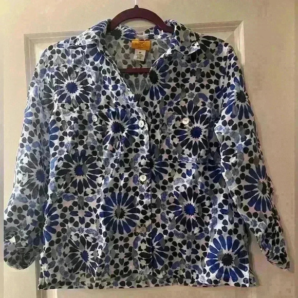 6P gorgeous blue and white button up blouse - Picture 9 of 11